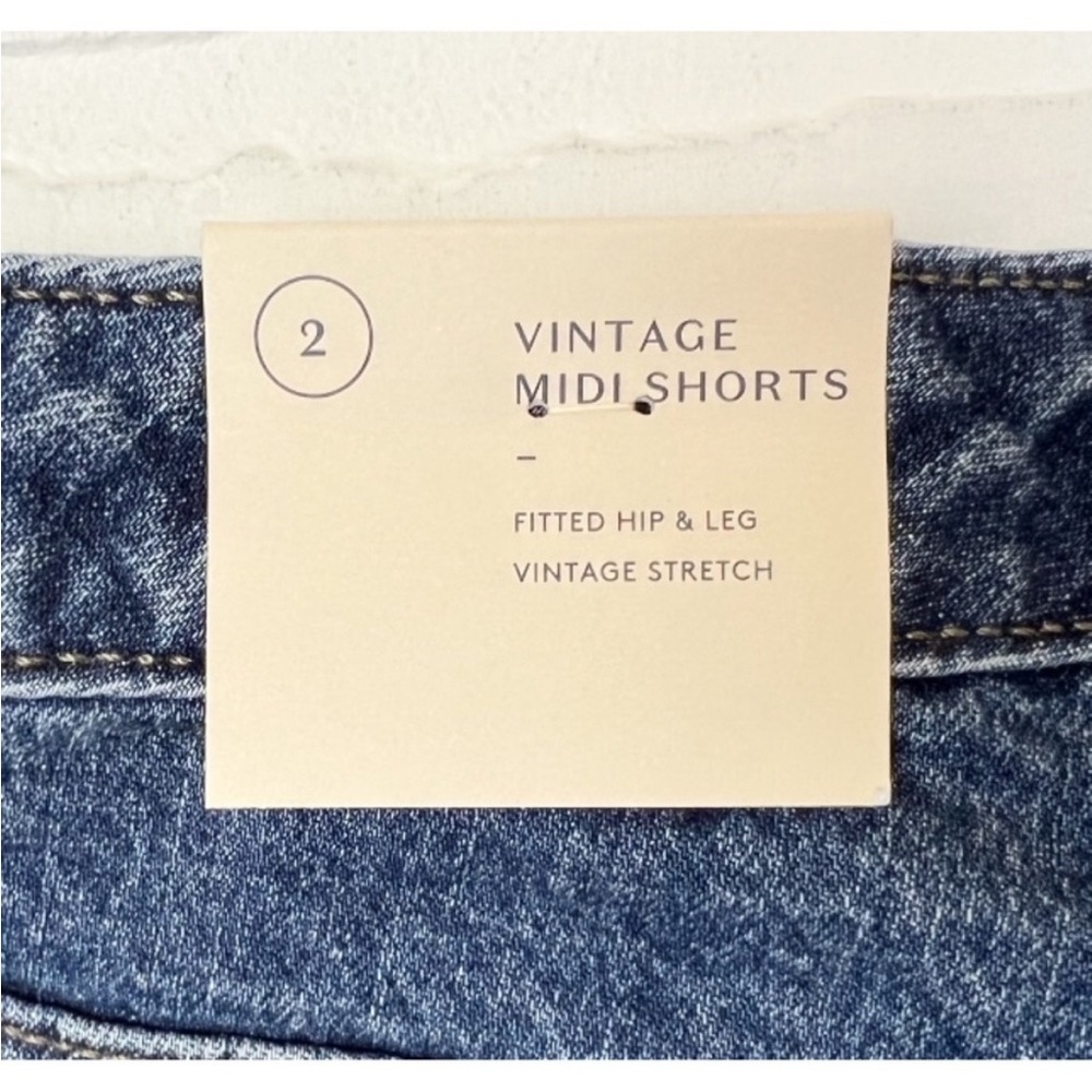 NWT Universal Thread Midi Jean Shorts Distressed Raw Hem Size 2 - Picture 3 of 5